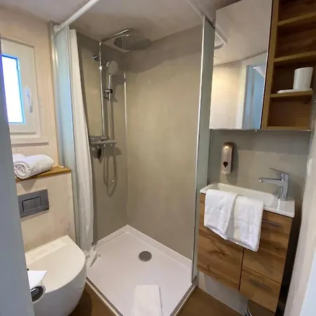 Hotel apartamentowy Tiny House Stever Im Pier9 Tiny House 3*