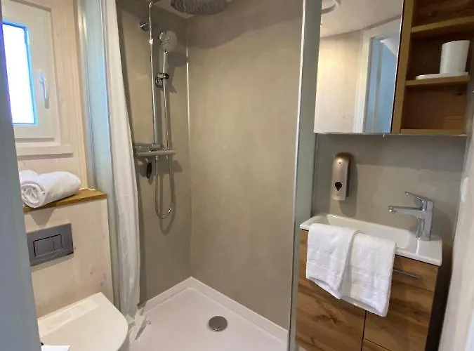 Apartahotel Tiny House Stever Im Pier9 Tiny House 3*